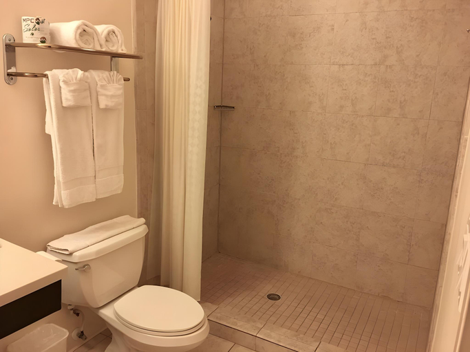 Bathroom 4, Suites At Sunchase, Cameron