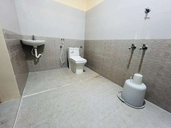 Bathroom 4, Aashira Residency, Nagappattinam