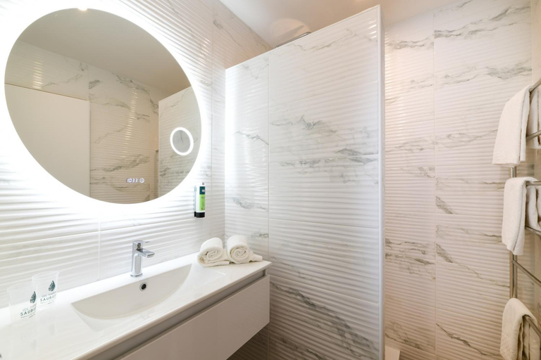 Bathroom 4, Logis Hotel Thermal, Landes