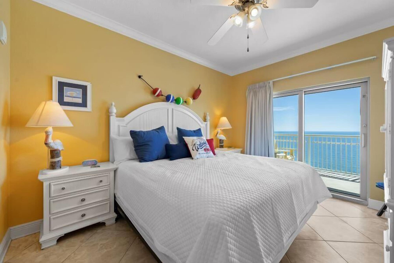 Bedroom 3, Crystal Tower 1809, Baldwin