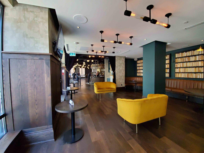 Food & Drinks 5, Kimpton Saint George Hotel By IHG, Toronto
