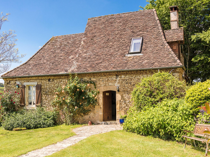 Exterior & Views 1, Magnificent holiday home with pool in Thenon, Dordogne