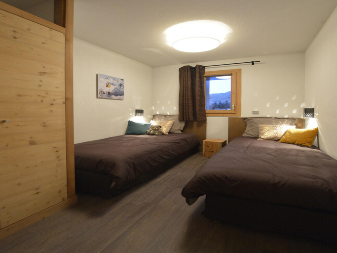 Bedroom 2, Apartment on slopes in Les Menuire, Savoie