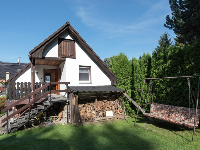 Others 3, Einladende Ferienwohnung mit Aussenpool, Vogtlandkreis