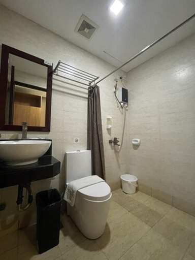 Bathroom 6