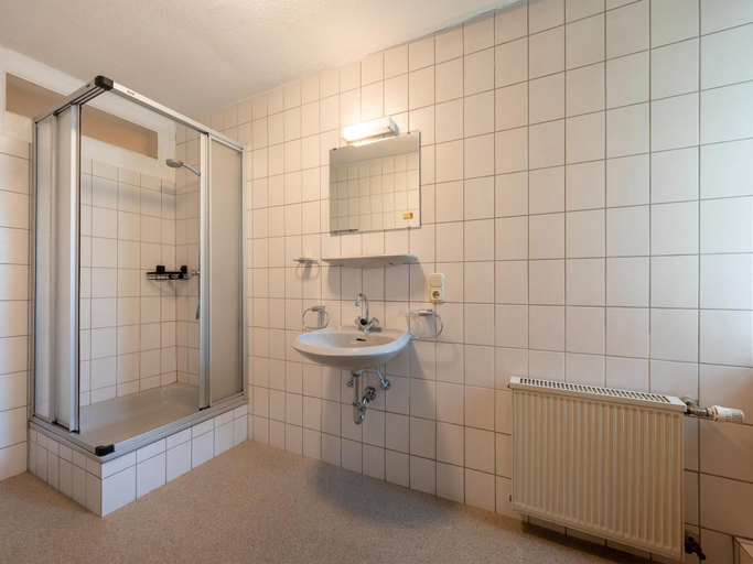 Bathroom 4, Eifel Nationalpark Grand Lodge, Euskirchen