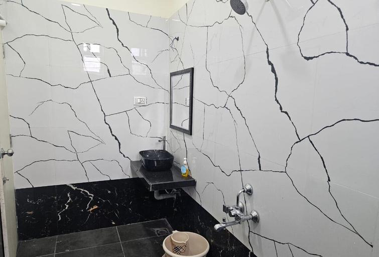 Bathroom 5, MM Beach House, Kancheepuram