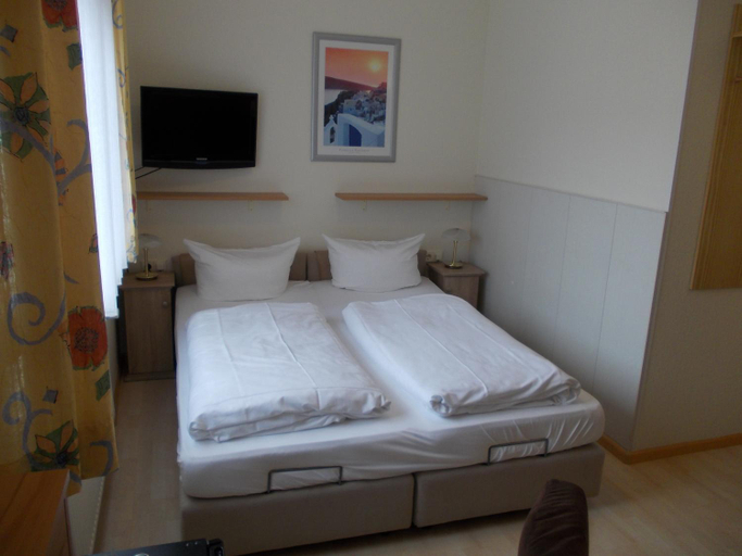 Bedroom 4, Hotel Schmid, Lörrach