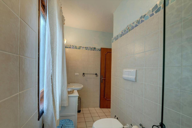 Bathroom 3, fantastico Baia de Bahas Residence two Bedroom sleeps six num0901, Olbia-Tempio