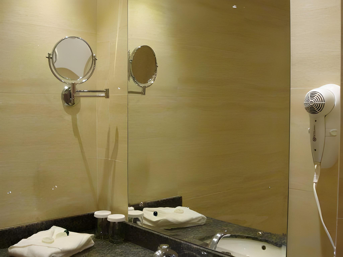 Bathroom, Hotel Continental Altamira, Chacao