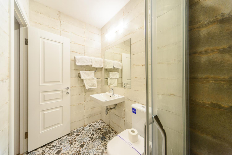Bathroom 4, Partner Guest House Baseina, Shevchenkivs'kyi