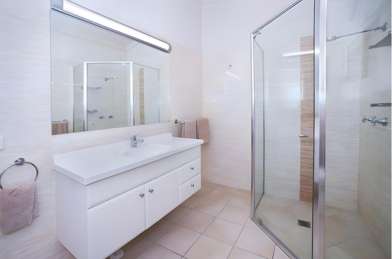 Bathroom 2, Boulevarde Motor Inn, Wagga Wagga - Pt A
