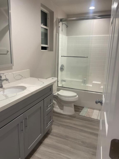 Bathroom 2, Modern LA Stay – Private Room & Bathroom, Los Angeles