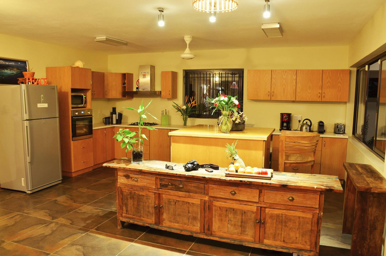 Public Area 2, Happy Days Guest House, Black River