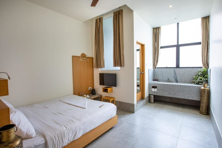 Bedroom 3, The Quarters Business Hotel, Bangalore