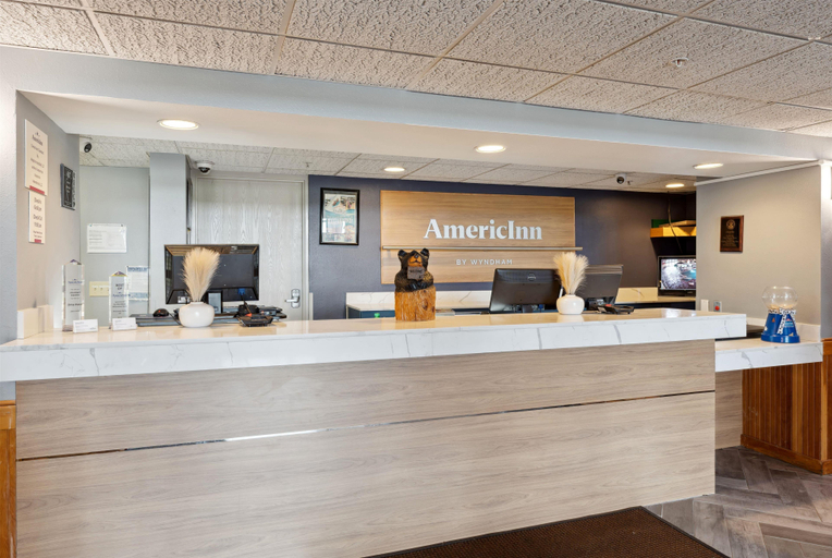 Public Area 2, AmericInn by Wyndham Wisconsin Dells, Sauk