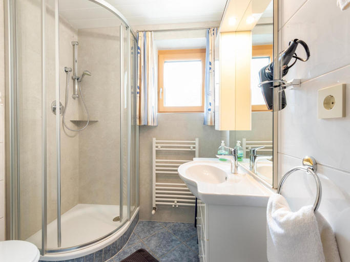Bathroom 2, Apartment in Fugen near Spieljochbahn, Schwaz