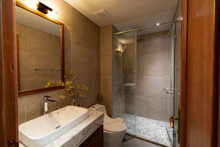 Bathroom 4, Sunflower Apartment - Suite by THC Group, District 3