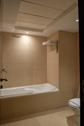 Bathroom 5, Corp Executive Hotel Doha Suites, Doha