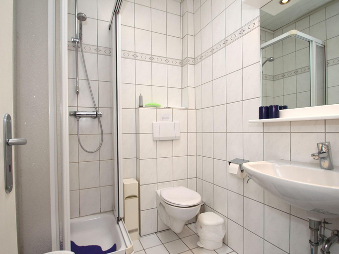 Bathroom 3, Holiday Bungalow in Dornumersiel, Aurich