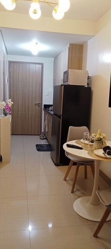 Others 5, Shore  Residences Near MOA, Pasay City