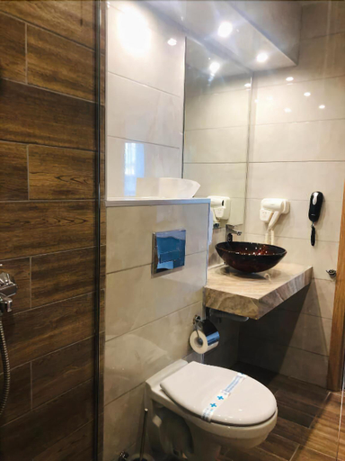 Bathroom 4, Avenue Hotel, Burgas