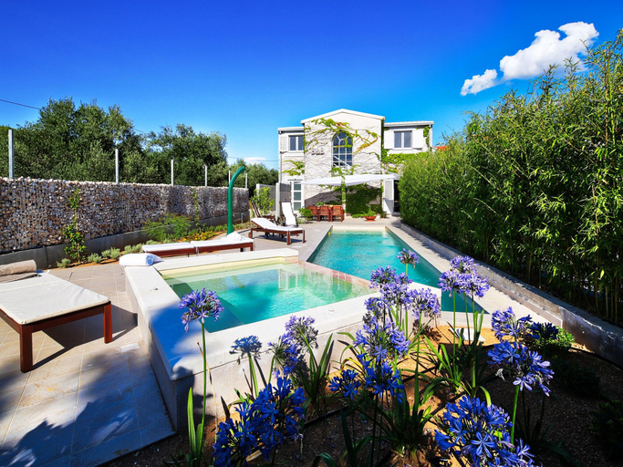 Sport & Beauty 2, Charming Villa with Pool, Bilice