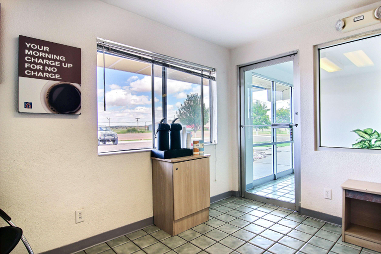 Public Area 2, Motel 6 Tucumcari, Quay