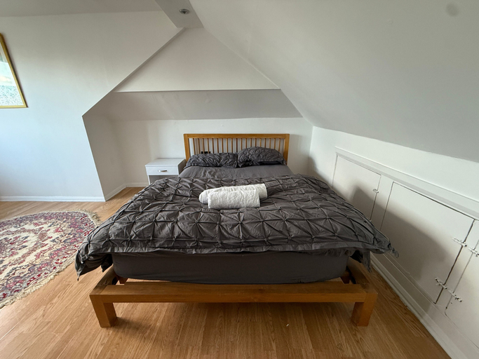 Bedroom 3, Duplex Sleeps 4 With Pets Allowed, London
