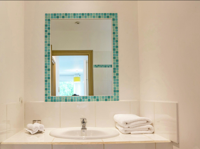 Bathroom 2, Apartment in Montauroux by Lake Cassien, Var