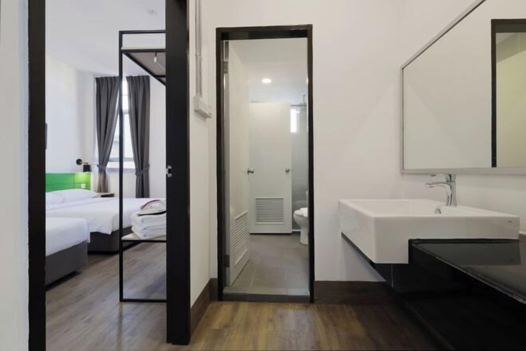 Bathroom 5, Polaris Suite, Kota Kinabalu