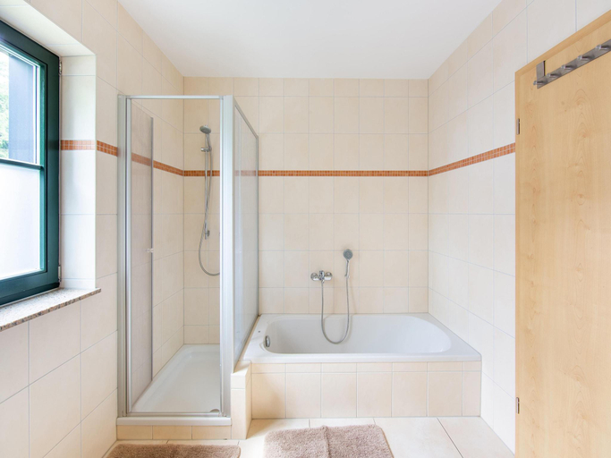 Bathroom 3, Pet-Friendly Getaway, Hildburghausen
