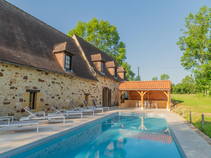 Others 5, Pool Escape in Saint-Laurent, Dordogne