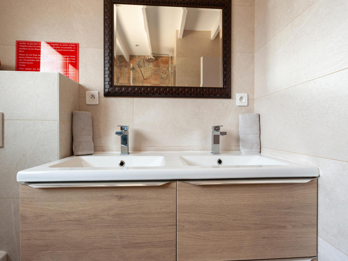 Bathroom 2, Villa in Cannes with Heated Pool Boat Trips, Var