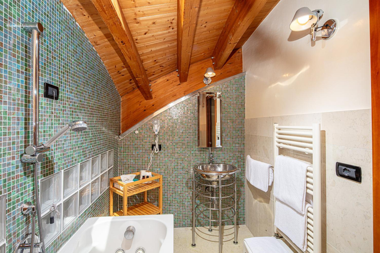 Bathroom 5, Hotel Park, Udine
