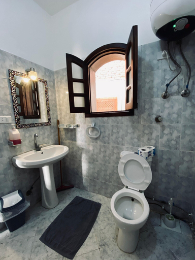 Bathroom 4, Ghazala Oasis, Sant Katrin