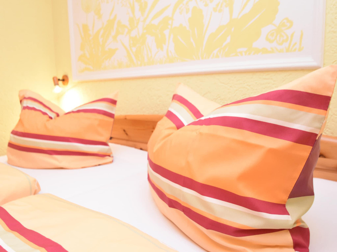 Bedroom 2, Family Fun Near Devils Wall, Harz