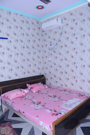 Bedroom 2, Shivdham Guest House, Sitapur