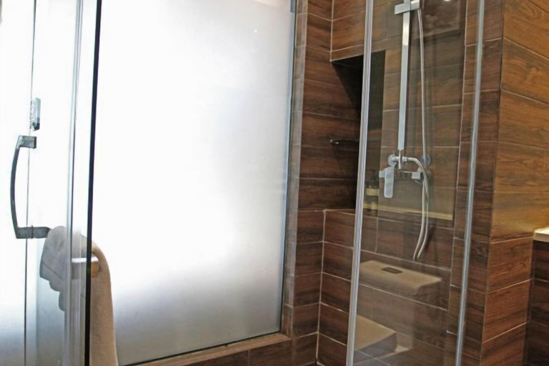 Bathroom 4, Yuanben Hotel, Zunyi
