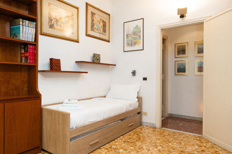 Room 2, La Casa Dell Artista, Rome