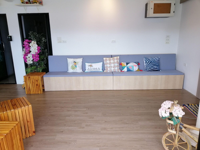 Others 5, Kaocharoen Place, Muang Surat Thani