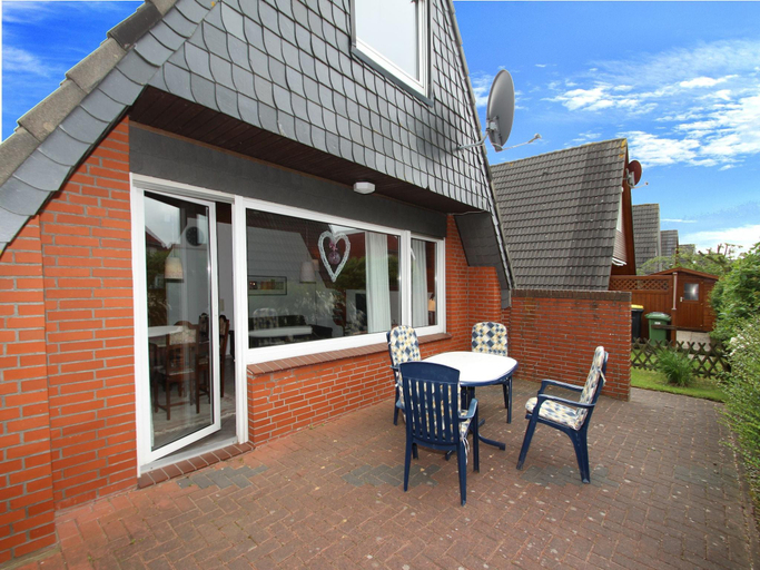 Others 2, Ferienhaus Toms Hutte mit Terrasse in Dornum, Aurich