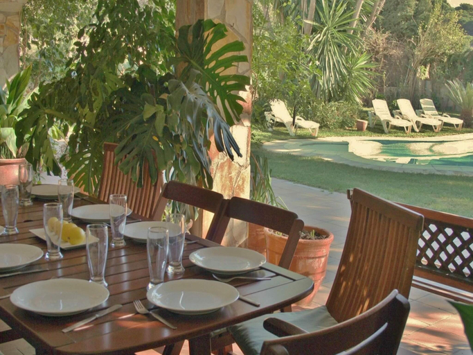 Food & Drinks 5, Villa in Sant Pol near Crystal Beach, Barcelona