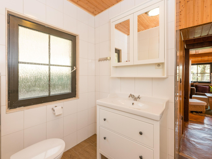 Bathroom 3, Holiday Home in Eichenborn with Garden, Hameln-Pyrmont