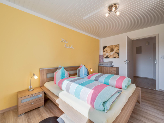 Bedroom 3, Liebevoll eingerichtete Ferienwohnung in Viechtach, Regen