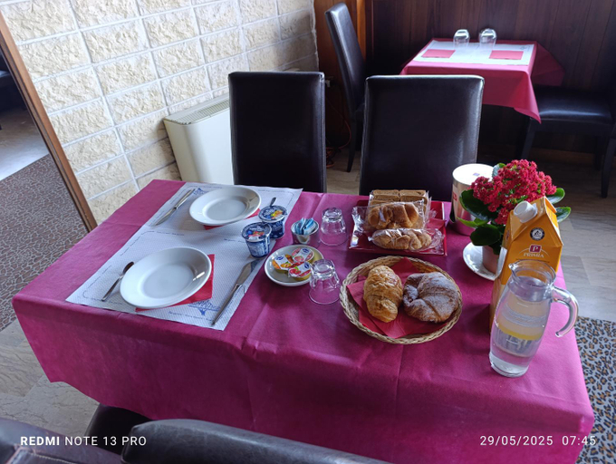Food & Drinks 5, sleep well hotel total 2 stelle, Brescia