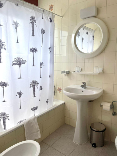 Bathroom 4, Bluesea Costa Norte, Pontevedra