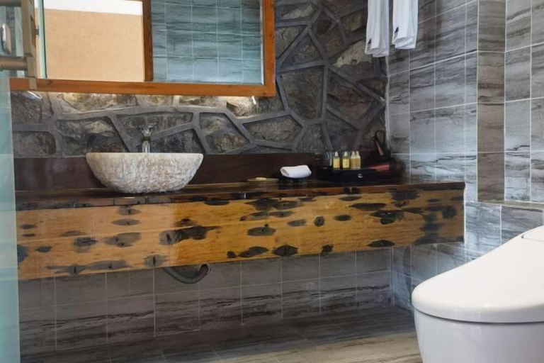 Bathroom 4, Between sky and sea, Taizhou
