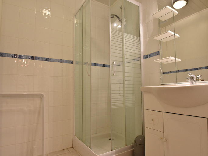 Bathroom 3, Scenic Home in Berbiguieres, Dordogne