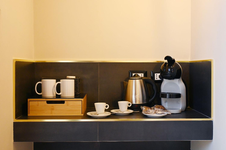 Others 4, Ta-49 bed e breakfast, Napoli